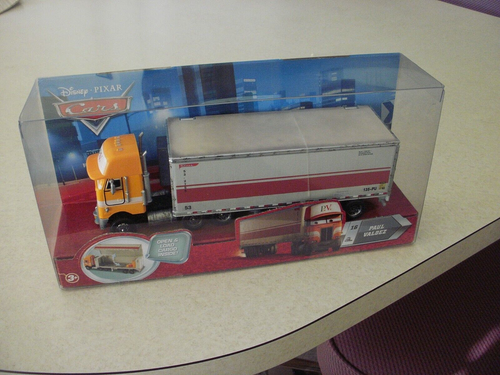 DISNEY PIXAR CARS PAUL VALDEZ LONG HAUL TRUCK AND TRAILER - Picture 4 of 9