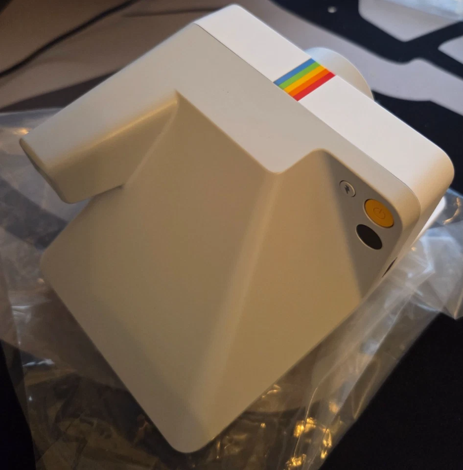 Polaroid NOW Autofocus i-Type Instant Camera - White - Image 4 of 4