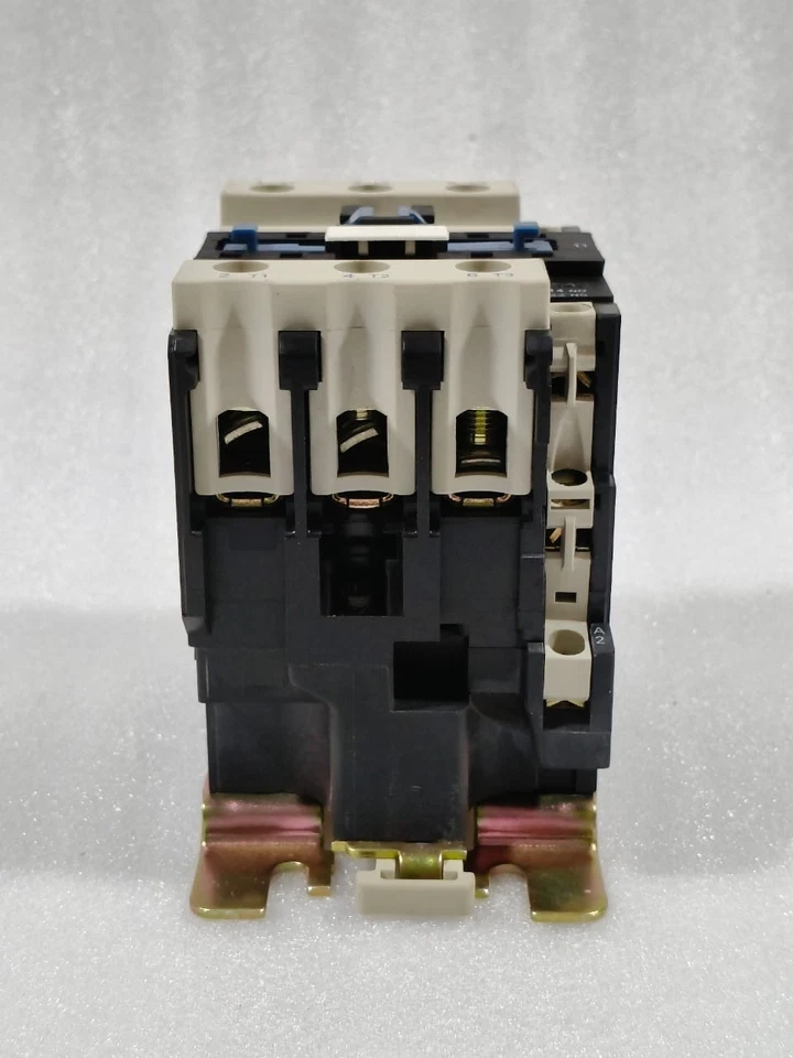 TELEMECANIQUE LC1D4011 60AMP POWER CONTACTOR COIL VOLTAGE 230V AC FAST SHIPPING - Image 4 of 4