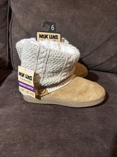 New Muk Luks Women  s Slipper Size 6