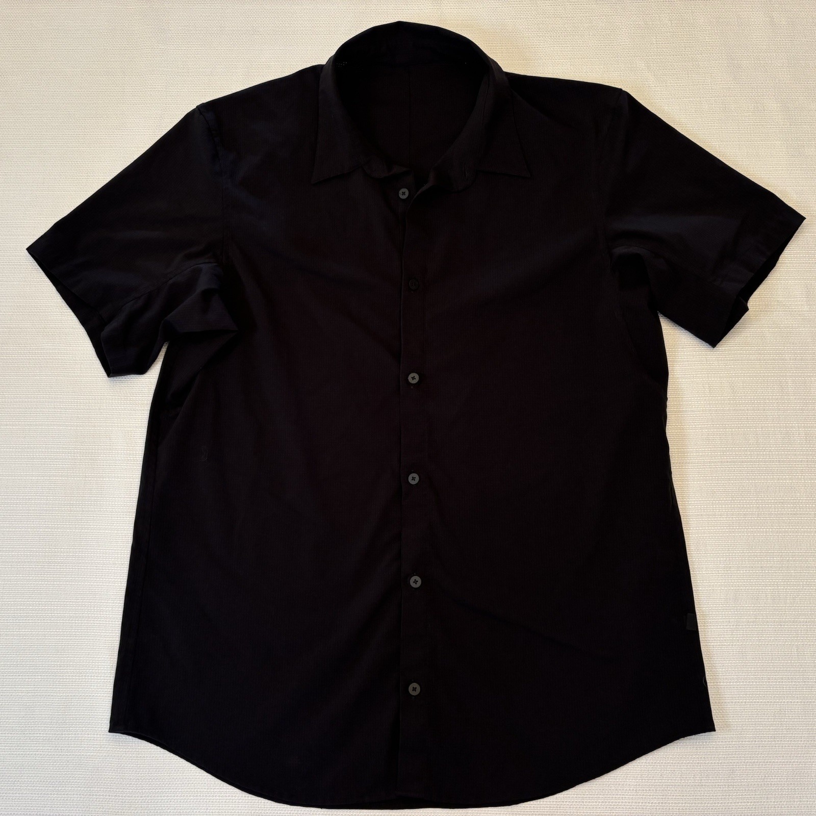 Lululemon Airing Easy Button Up Shirt Men’s Large Black Short Sleeve Athleisure