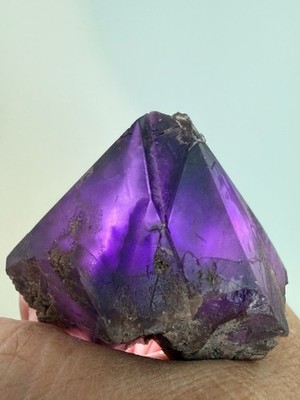 ATTN COLLECTORS! Amazing Four Peaks Amethyst crystal w/ Blue Flash- WOW!!!
