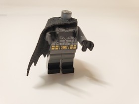 LEGO Super Heroes Batman Mini Figure Grey Suit sh0218 76045 76046 Missing Head