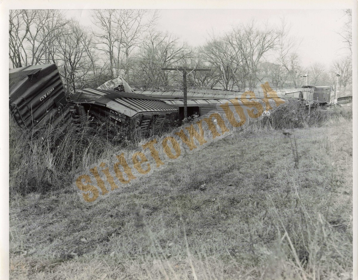 Vtg 7 3/4 x 10 Railroad Train Photo Wreck NYC SR & CNW Boxcars