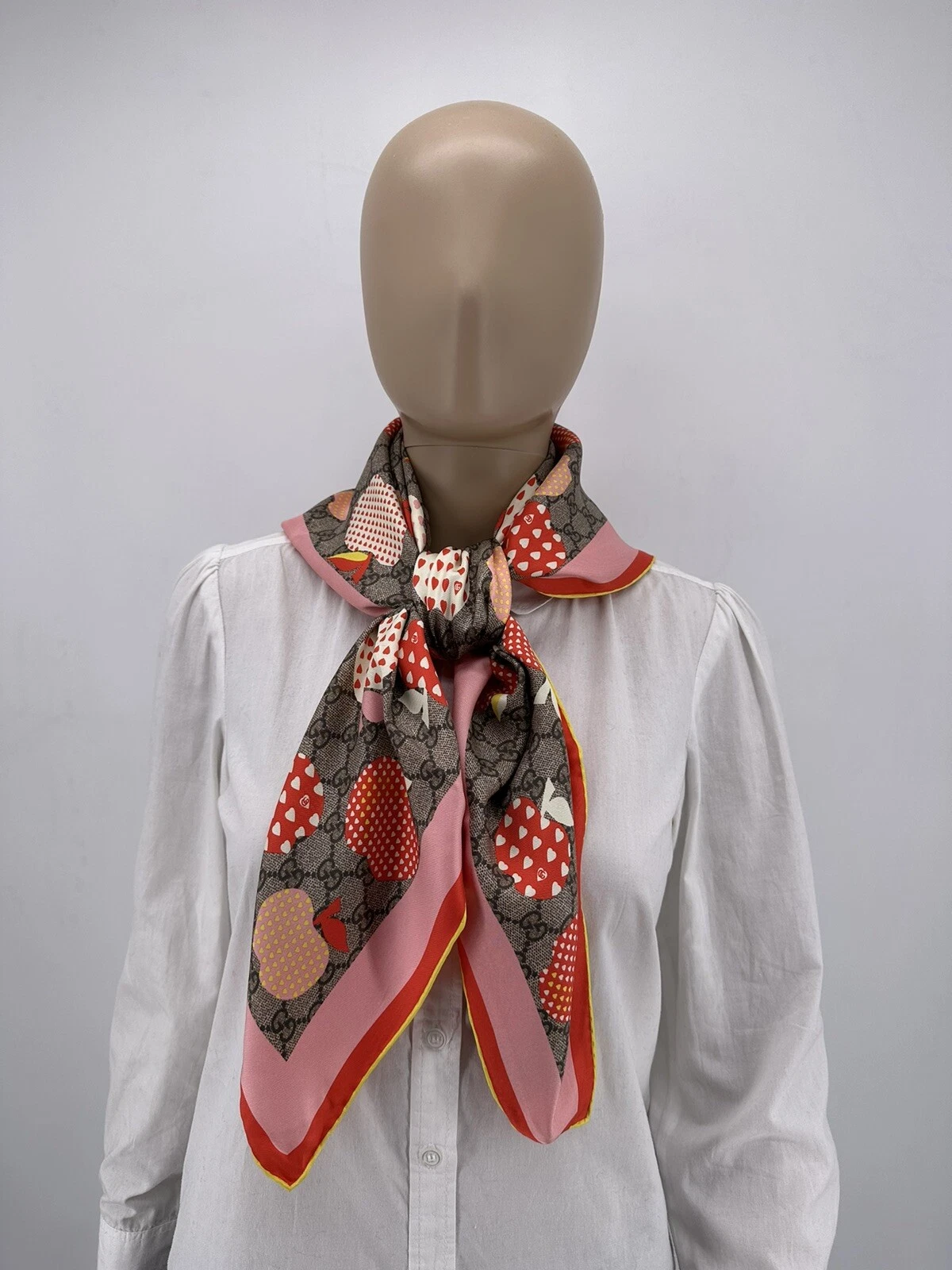 NEUF Luxe Original GUCCI Foulard Foulard Soie 90x90cm  662792
