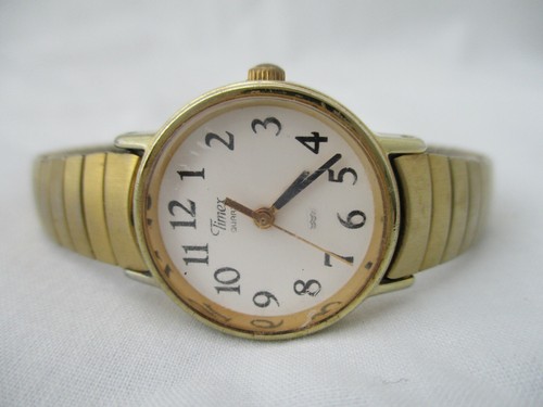 Timex Analog Wristwatch Gold Tone Expansion Band Water Resistant