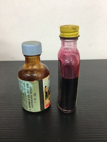 VINTAGE Faulding Cochneal & Boronia Bitter Bottles w Paper Labels - Picture 2 of 6