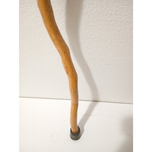 Bastone da passeggio vintage 32" fatto a mano in legno nodoso bicolore vite - Foto 8 di 13