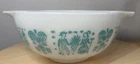 VTG Pyrex Turquoise White AMISH BUTTERPRINT 2-1/2 Qt Cinderella Mixing Bowl 443