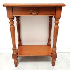 Neuwertiger Beistelltisch SELVA Italien Mod. EPOCA Vollholz H/L/B: 65x53x33 cm