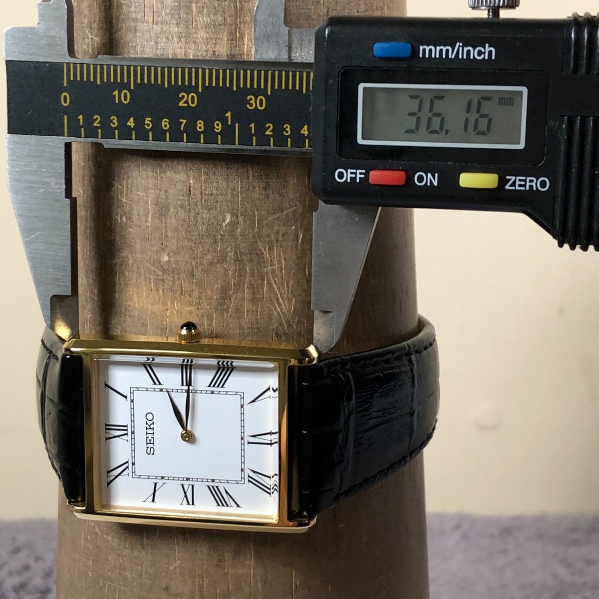 Seiko Men 4N30-00G0 Dress Tank Gold Tone Black Leather Quartz