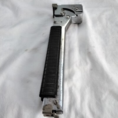 Arrow HT50A Hammer Tacker Stapler Heavy Duty Assorted size Staples Sure Grip