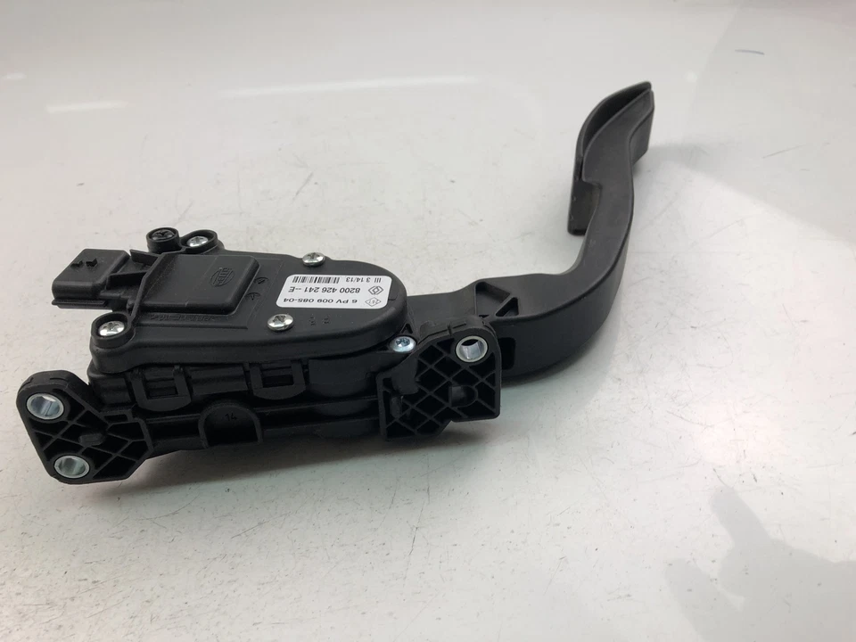 RENAULT TWINGO II CN0 Accelerator Pedal Holder 8200426241E 2009 17343611 - Bild 4 von 4