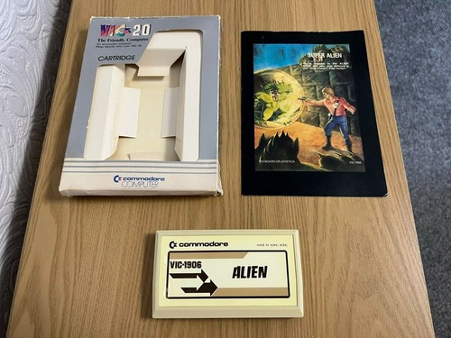 Commodore VIC-20 Super Alien Cartridge - Rare & Working -👽👾Retro Gift Idea👾👽 - Afbeelding 5 van 12
