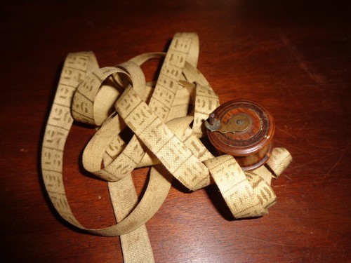 VICTORIAN ANTIQUE WOODEN MINIATURE FISHING REEL SEWING MEASURING TAPE MEASURE - Afbeelding 15 van 23