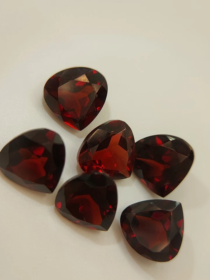 6 large red garnet gemstones - faceted natural Garnet 27.70 CTS - Image 3 of 4