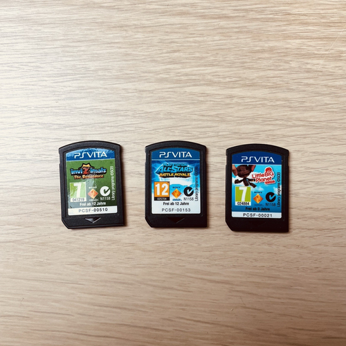 Sony PS Vita Slim PCH-2004 Console + 3 Giochi - Buone Condizioni - Funzionante - Foto 10 di 11