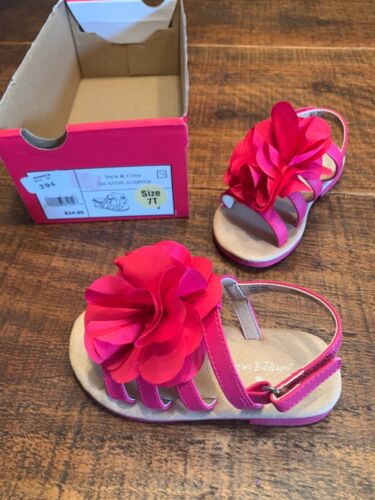Sandals NWT $34.99 Toddler 7 Flower Embellishment - Photo 1/8