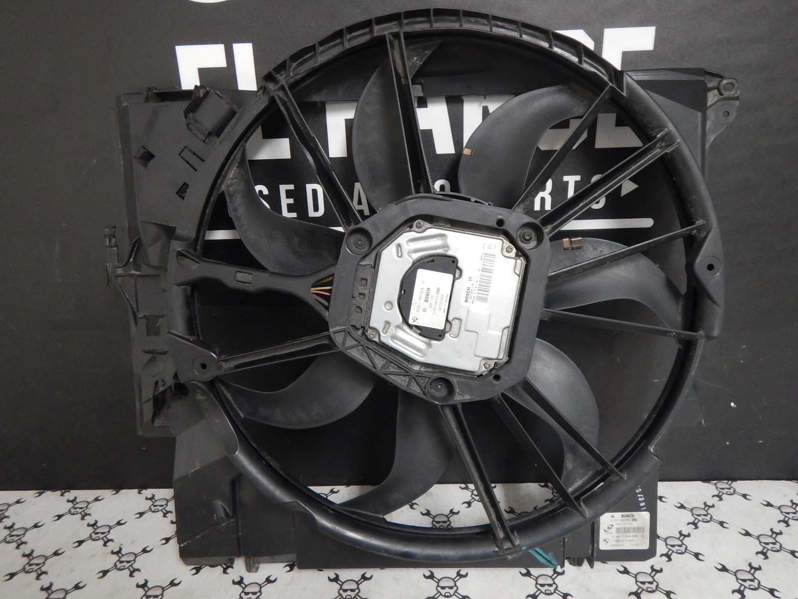 2011 2012 2013 2014 2015 BMW Z4 RADIATOR COOLING FAN OEM 17427545