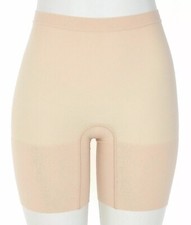 Spanx S1006 Mid-Thigh Shaping Soft Nude Women's Shorts Size Small