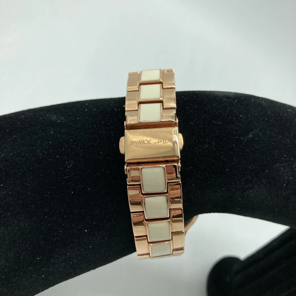 Reloj Betsey Johnson Oro Rosa y Marfil Esmalte Raro Banda Arco Iris de Colores Números Foto 4 de 4