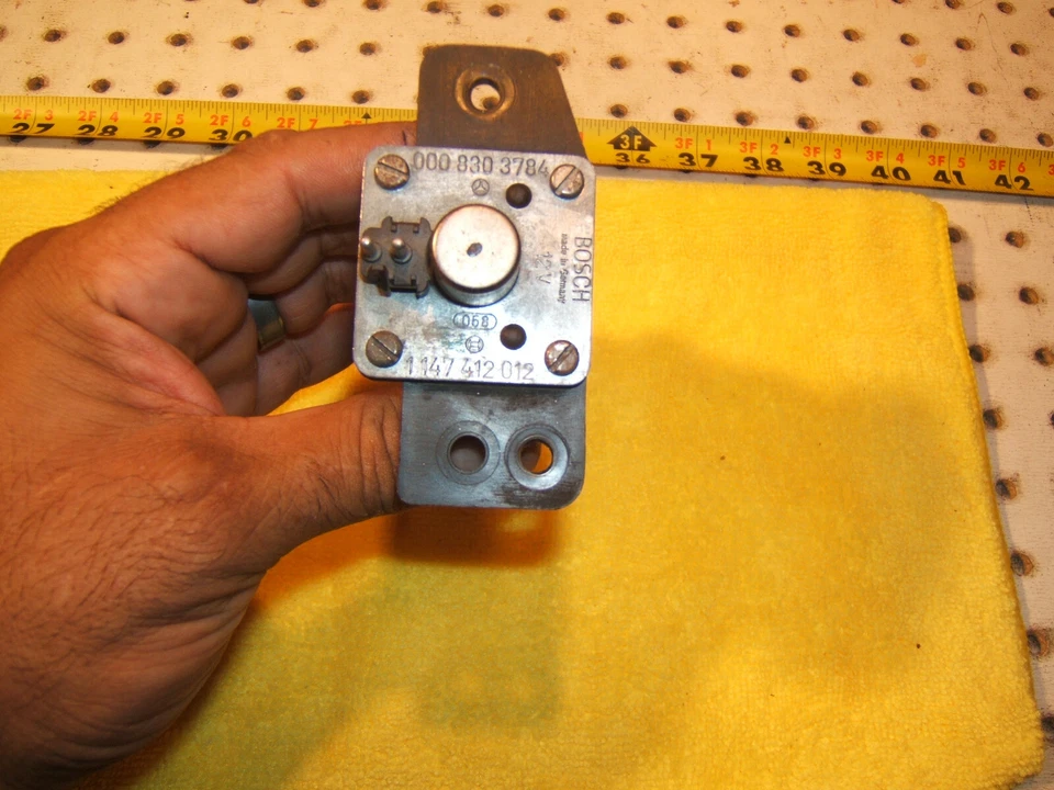 Mercedes Late R107 380SL 560SL bajo capó MONO climatizador BOSCH OEM 1 válvula Foto 3 de 4