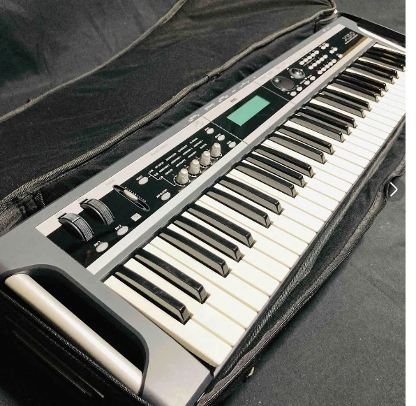 Pre-Owned Korg X50 61-Key Music Synthesizer Keyboard , Good condition - Image 2 of 4