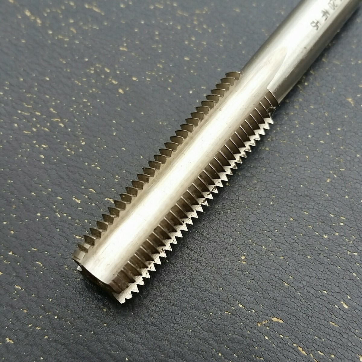 Maschio Per Filettatura 7/16-20 NF Bottom – HSS, 4 Scanalature, Morse MT3732635, USA