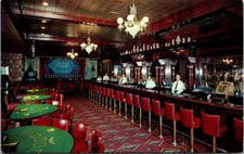 NV, LAS VEGAS - Golden Nugget bar, waiters etc postcard - 2K0228