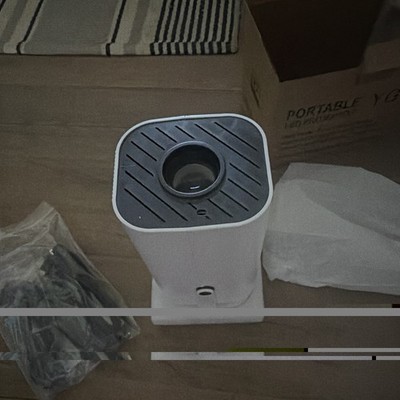 YGSKK 1080P M8-6710 Portable LED Home Theater Projector White