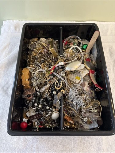 Lot of Vtg Costume Jewelry Rings Necklaces Gold Tone Silver