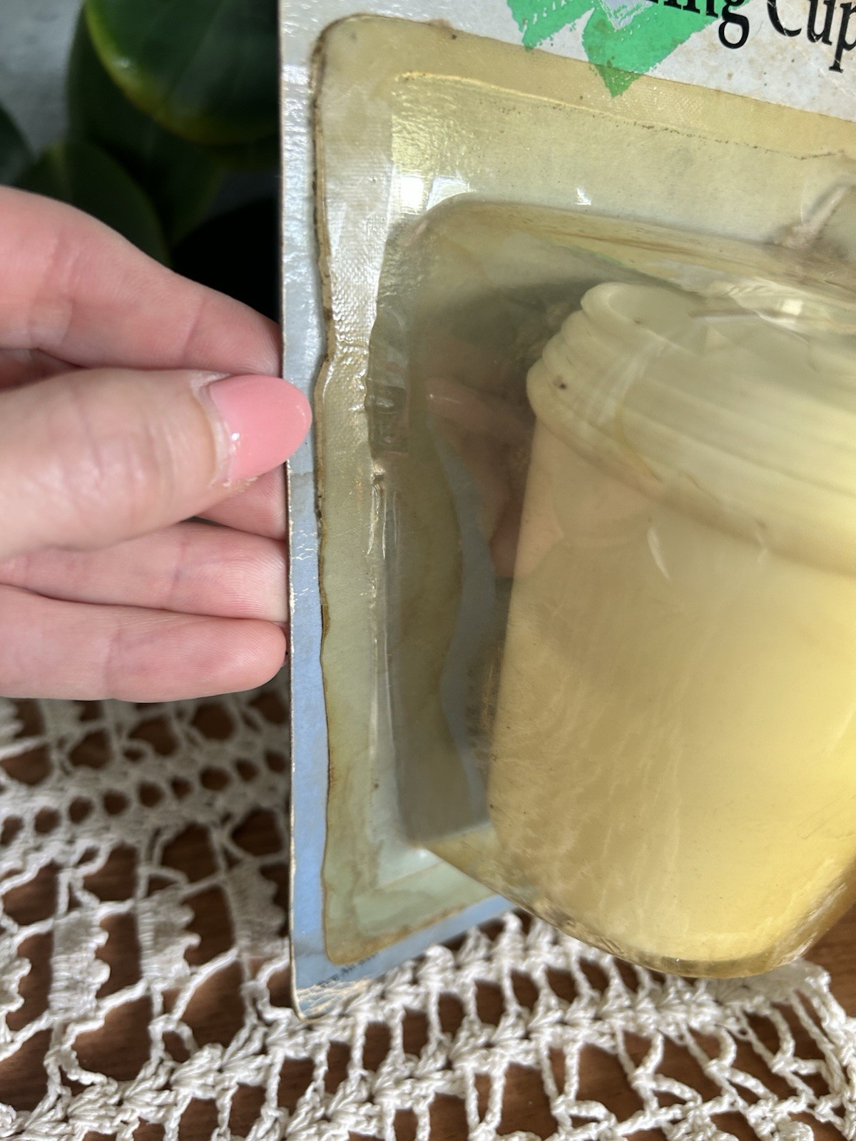 Vintage 1995  Robinson Knife Co Measuring Cup Set. NOS