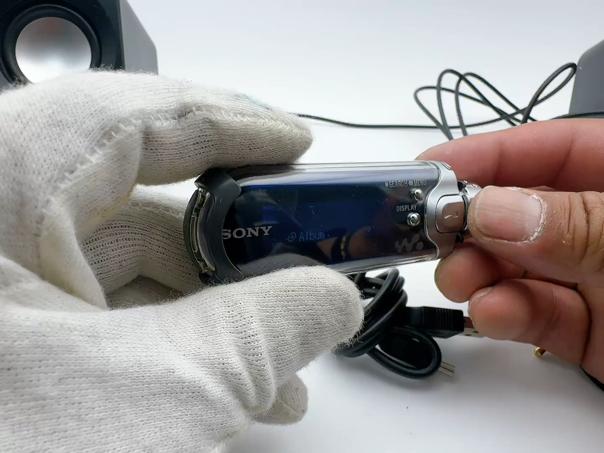 ポータブルプレーヤー Sony Walkman NW-E405 BLUE SONY NW-E405(オーシャンブルー) 価格比較 - 価格.com