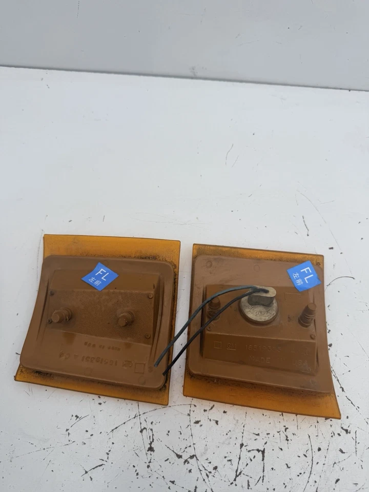 Camioneta pickup Chevy K-1500 1995 parte inferior trasera izquierda y derecha marcador luz ámbar Foto 4 de 4