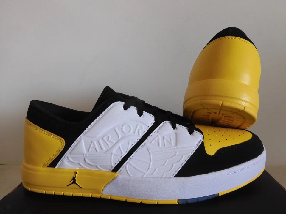 NIKE AIR JORDAN NU RETRO 1 BAJO NEGRO-BLANCO-TOUR AMARILLO TALLA 14 [DV5141-017] Foto 3 de 4