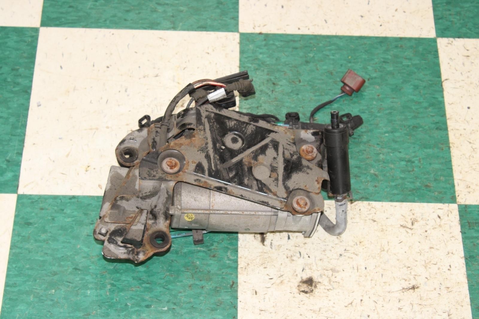Bentley Flying Spur 2013-2018 Air suspension compressor