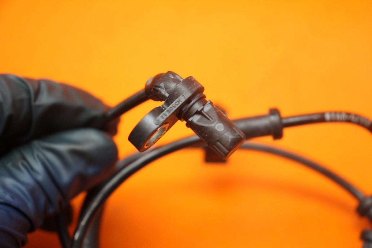 20-22 KAWASAKI Z650 OEM FRONT ABS BRAKE SENSOR | eBay