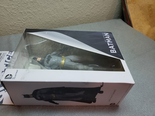 DC Collectibles Justice League New 52 Batman 7" Figure Sealed, New - Picture 6 of 7