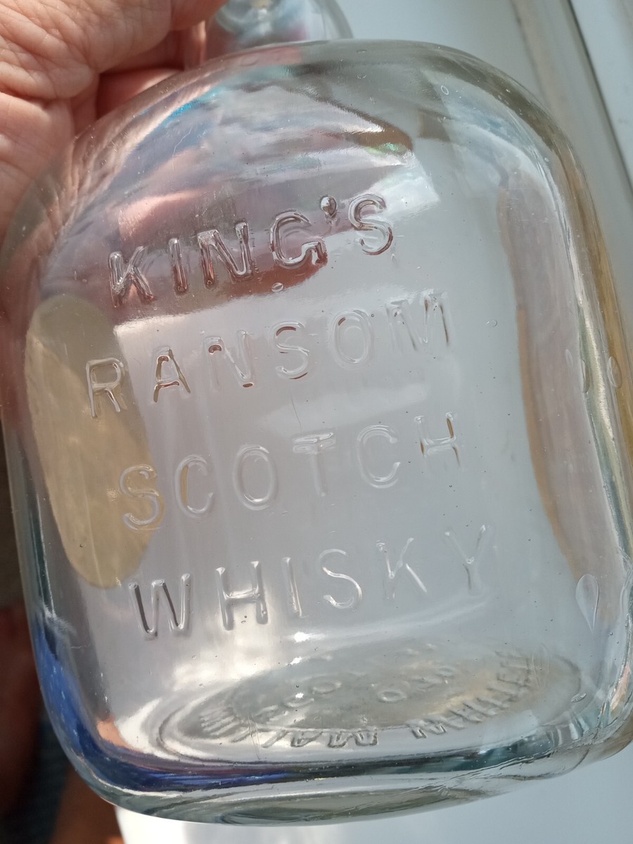 VINTAGE KING'S RANSOM SCOTCH WHISKY BOTTLE ROUND THE WORLD BLEND