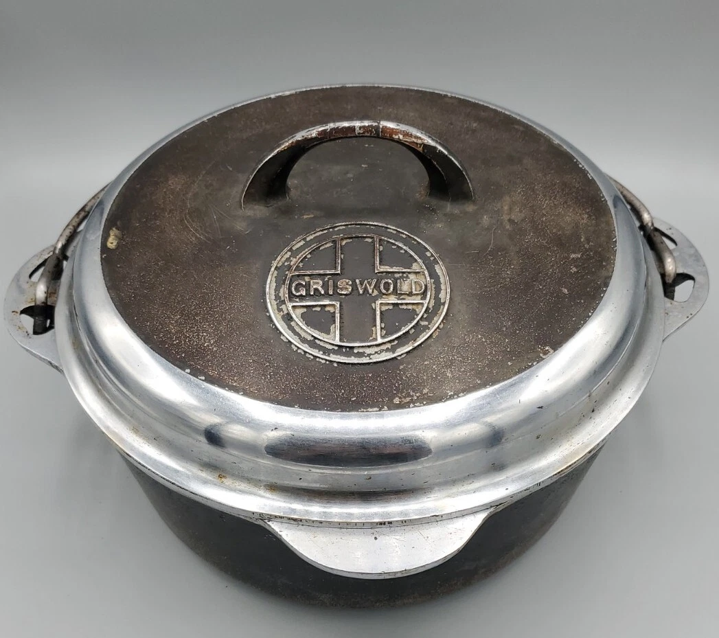 Vintage Griswold cast iron dutch oven 8 1278 With 1288 Lid Self Basting Trivet
