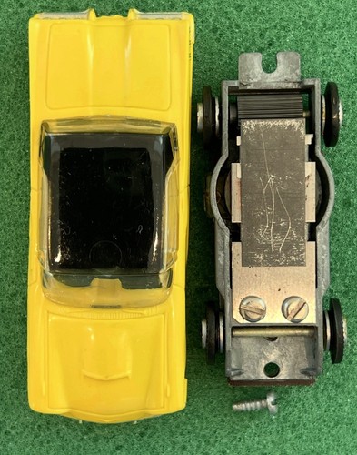 VTG. 1960-1963 AURORA VIBRATOR FORD 58 THUNDERBIRD #1544 LEMON/BLK w/CASE RUNS! - Picture 20 of 24