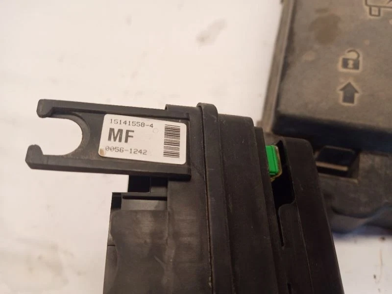 15141558-4 Fuse Box Engine from 2006 Chevrolet Trailblazer EXT 4.2L 11028076 - Image 3 of 4