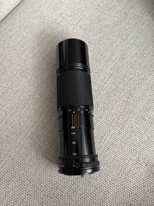 Canon FD 100-200mm f5.6 Telephoto Zoom Lens