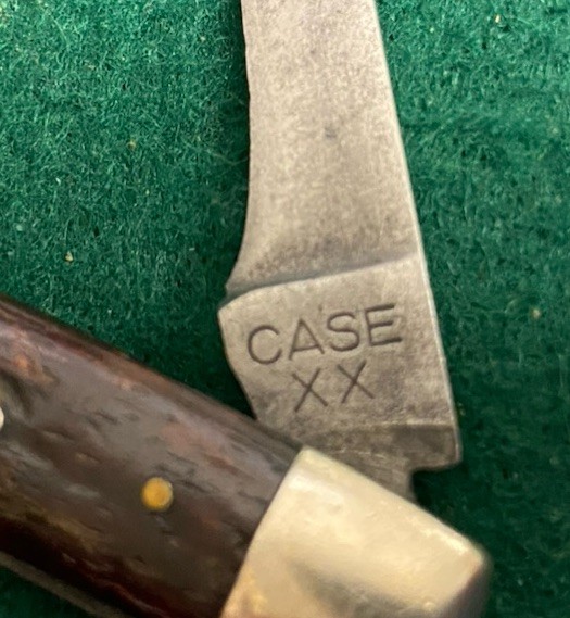 Case XX 61048 Slimline Trapper, 1940-1964, Rogers Jig Red Bone
