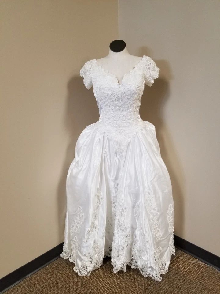 Vintage 80s Mori Lee Beaded Embroidered Wedding Dress Ball Gown Size 14  - Image 2 of 4