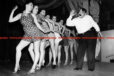 F017981 Billy Bennett and the George Hale Glamour Girls Grosvenor House London 1
