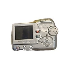 Olympus CAMEDIA D-535 Zoom 3.2MP Digital Camera NO MEMORY CARD - Silver  READ
