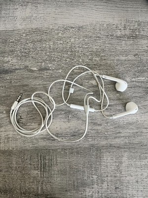 Apple Genuine Headphones Earphones/Ear Buds Corded Headphone Jack