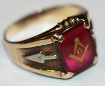 Vintage Masonic Ring Red Purple Signet Stone 10k Yellow Gold sz 11  Mason