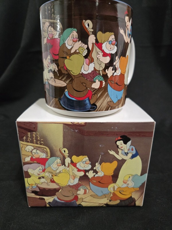 Vintage Walt Disney's "Snow White & The Seven Dwarfs"  Coffee Mug with Box